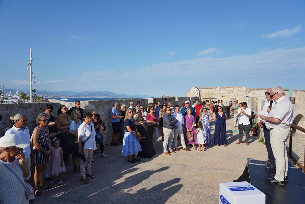 JeanLeonetti's tweet photo. À @antibes_jlp , nous innovons pour faire découvrir notre patrimoine autrement.
Avec la @CCIcotedazur ,
@AntibesTourisme et les associations de commerçants, nous lançons deux nouveaux itinéraires touristiques gamifiés qui invitent habitants et visiteurs à explorer notre ville de manière ludique et immersive.
Au fil de véritables jeux de piste accessibles à tous, chacun pourra partir à la découverte du @PortVauban , du Port Gallice, du Vieil Antibes, de notre biodiversité marine, de nos traditions maritimes, de l'art déco et des légendes méditerranéennes. Une nouvelle façon de valoriser notre histoire tout en soutenant le commerce de proximité.
Cette initiative s'inscrit pleinement dans notre ambition de développer un tourisme plus durable, plus inclusif et plus innovant, où le patrimoine devient un véritable levier d'attractivité et de développement économique pour notre territoire.
Merci à la CCI Nice Côte d'Azur, à son président @JpSavarino , ainsi qu'à l'ensemble des partenaires mobilisés pour faire vivre ce beau projet au service d'Antibes Juan-les-Pins.
