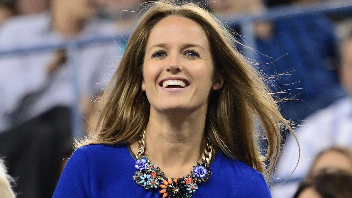 SoapCrushWorld's tweet photo. Kim Sears' 2013 Victoria Beckham Mint Dress Remains Her Best Look
Read more: https://t.co/FlS15zKdNu
#KimSears #AndyMurray #VictoriaBeckham #TennisFashion #Wimbledon #CelebrityStyle #SportsFashion #BritishFashion #StyleIcon
Kim Sears, wife of tennis star Andy Murray, has bui⦠https://t.co/7U5qi2ygPA