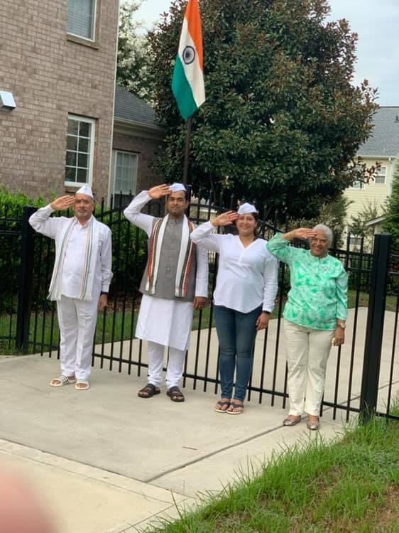 OPChauhan14's tweet photo. मेरी मँझली प्रिय पुत्र वधु केरल व पुत्र अभिषेक (U.S.)की शादी की २२ वीं वर्ष गाँठ पर मेरे सभी दोस्तों व परिजनों सहित  शुभमंगल कामनाएँ व आशीर्वाद बच्चो हमारी कुलदेवी “ माँ शाकंभरी देवी जी “आपके वैवाहिक जीवन को सपरिवार स्वस्थ, आनंदित, सुखमय एवम चिरायु बनाए रखें 
यही हमारी कामना है ! https://t.co/GyotRKmQdA