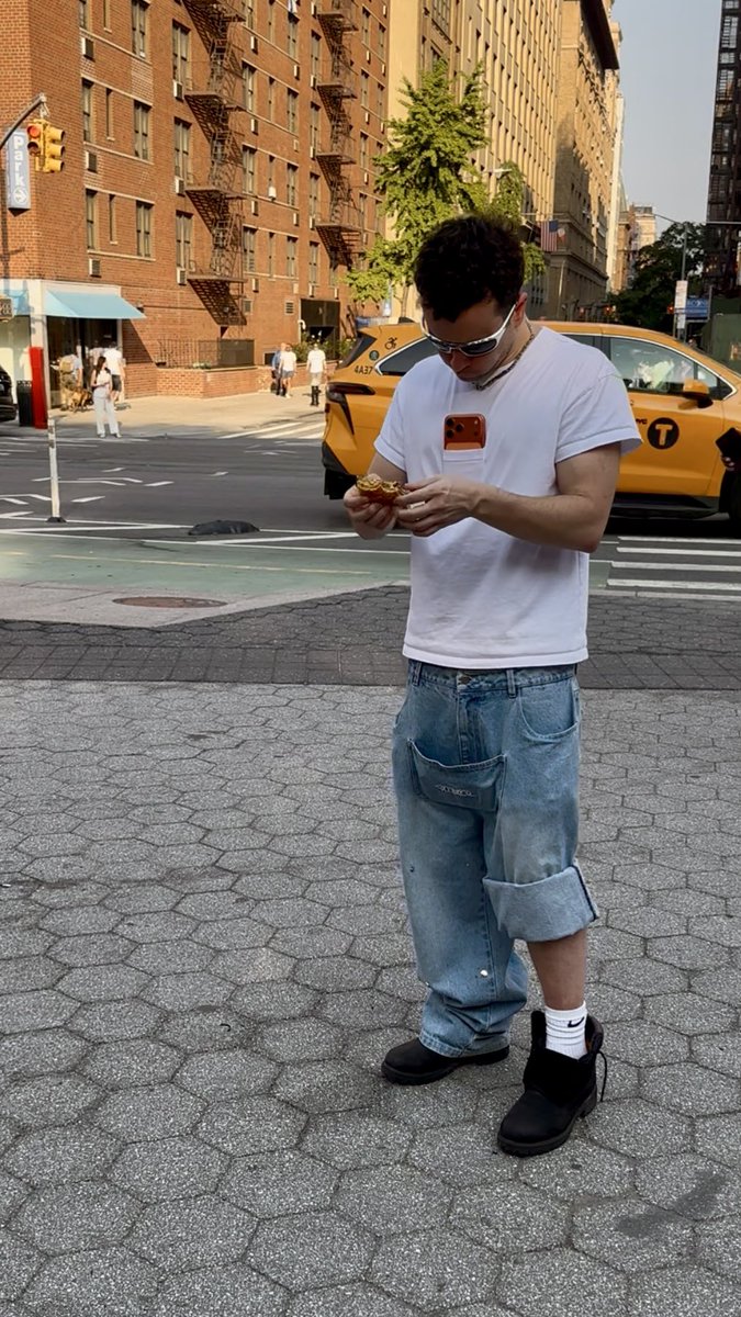 sobak3r's tweet photo. 😭 https://t.co/HkNw9B6M9S