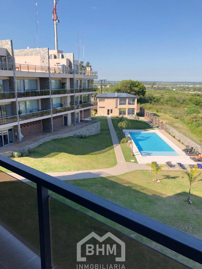 BhmInmobiliaria's tweet photo. VENDE DEPARTAMENTO EN ALTA GRACIA COMPLEJO PALMETTO https://t.co/7HNLkX5ztI a través de @YouTube https://t.co/u4rp79gaMP