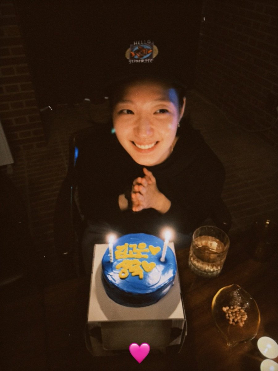 GaemSin's tweet photo. 생일 축하해요 유미 누나 https://t.co/WsT2fOyoHS