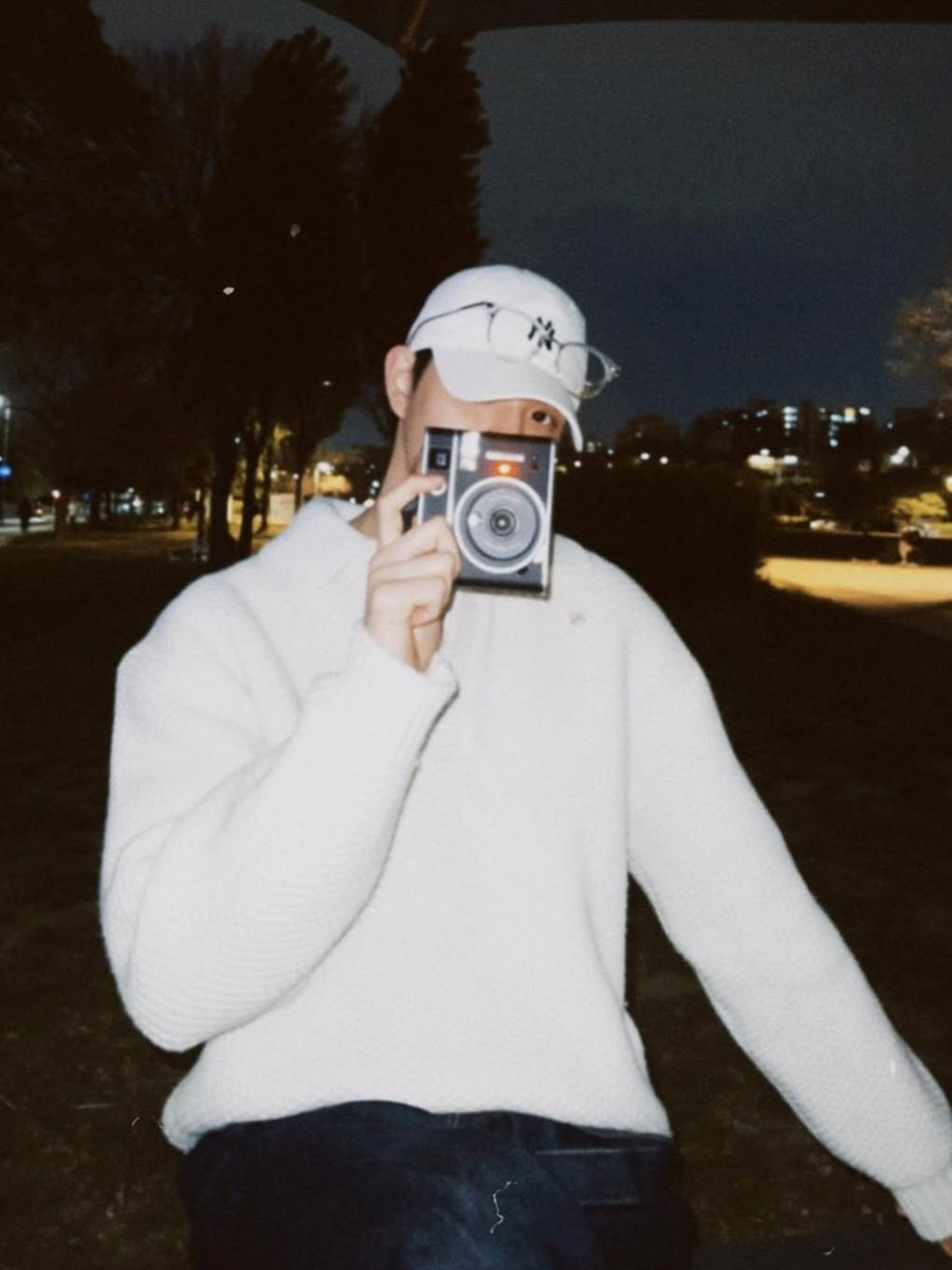 GaemSin's tweet photo. 생일 축하해요 유미 누나 https://t.co/WsT2fOyoHS