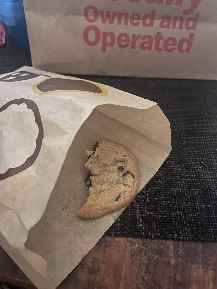 saiboioi's tweet photo. boyfrien got me cookies🥹 https://t.co/18Y7wgx6oG