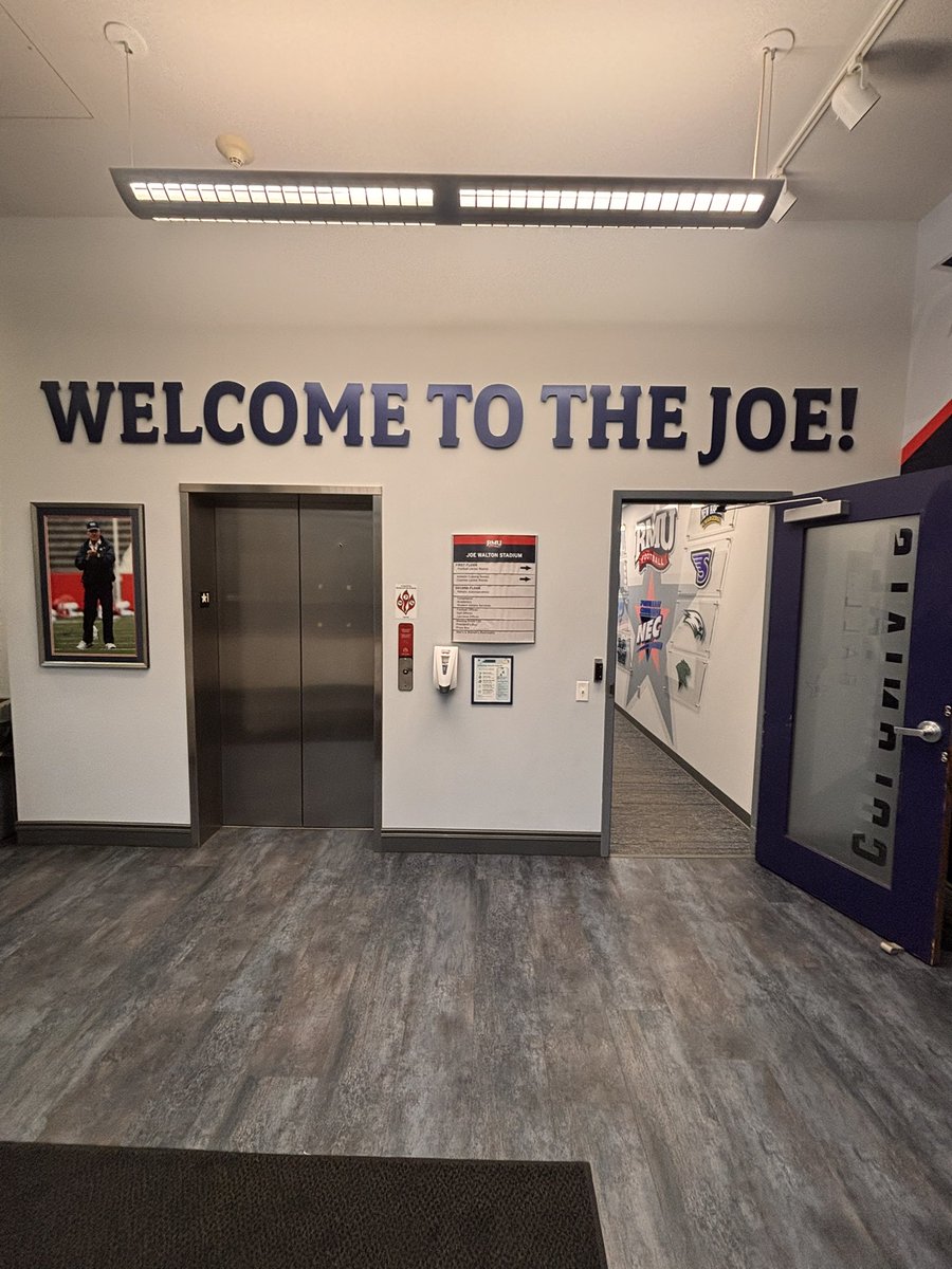 DJEbner77's tweet photo. With an amazing visit and conversation with Coach Holder and @CoachFrenchFB, I am excited to announce that I have received my first official Division 1 offer from Robert Morris University! Go Colonials!
@DPTheRecruiter @GLENDALE_GRIT https://t.co/StLmoMdxTg