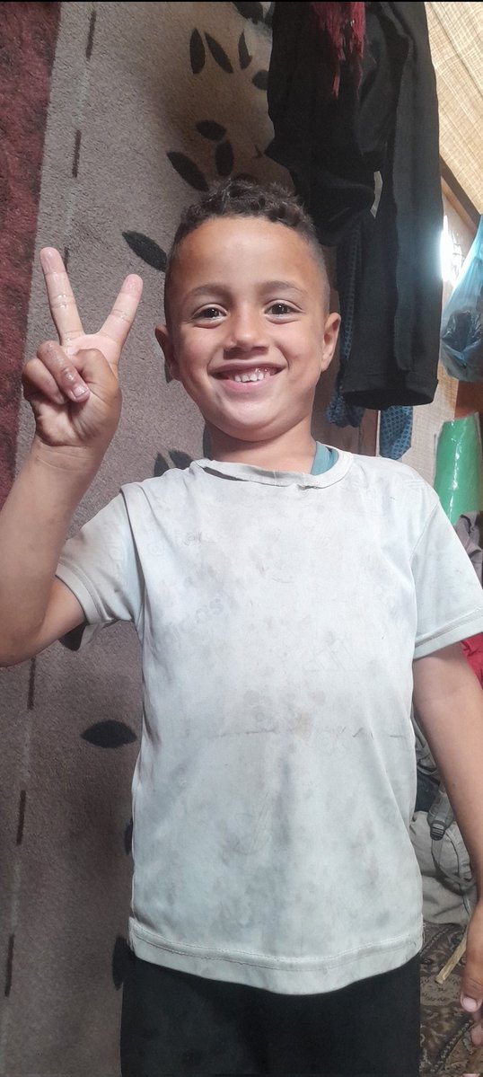 Ibrahim35449991's tweet photo. In two days, Hamoud will turn 8... if we're able to get him a birthday cake. 🎂
Today he asked me, "Dad, will you buy me a cake for my birthday?"
I looked at him and said, "I'll try, Hamoud... I'll see if our friends can help us."
I truly hope I won't let him down this time. ❤️ https://t.co/w5XkDSHxrC