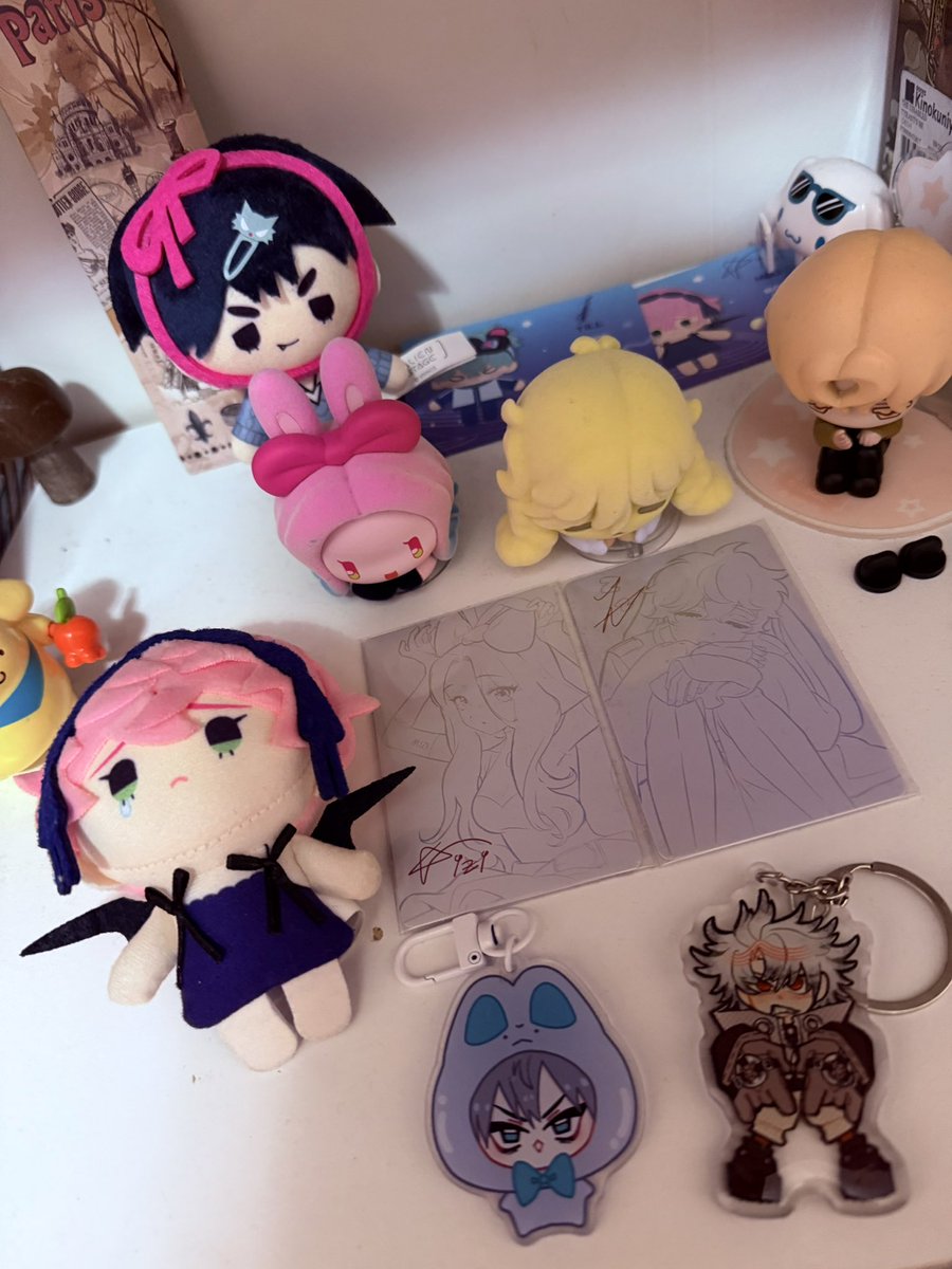e_sips's tweet photo. @amzngwrldofdani I only have these for now 😔 need more till… https://t.co/SKgxM9ODbb