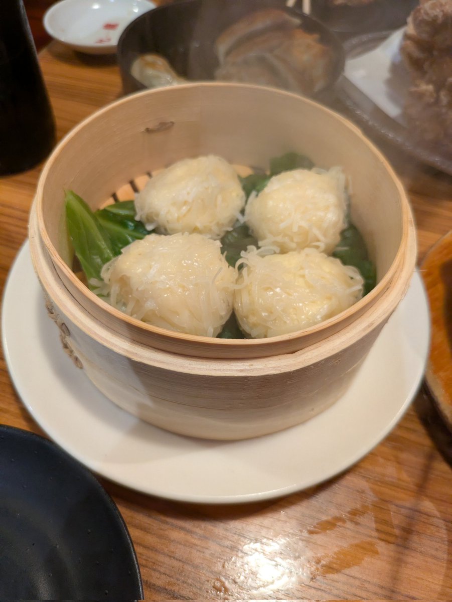 29ms29's tweet photo. 呼子名物イカシュウマイ🦑
新潟市でも食べられるとは https://t.co/KfzwvQbYrJ