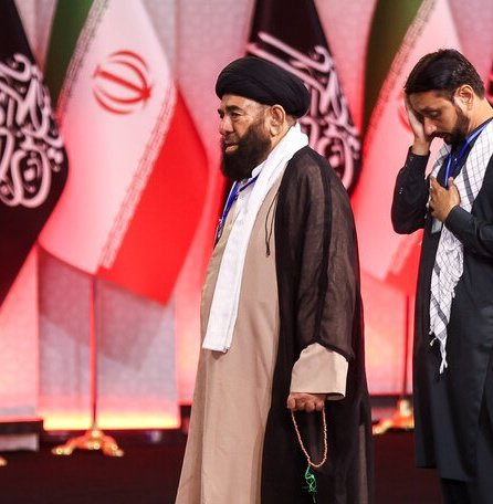 gh0lch0magh's tweet photo. حضور حلقه گمشده داروین در مراسم امام قاتل شهید. https://t.co/8j0nt7msoW