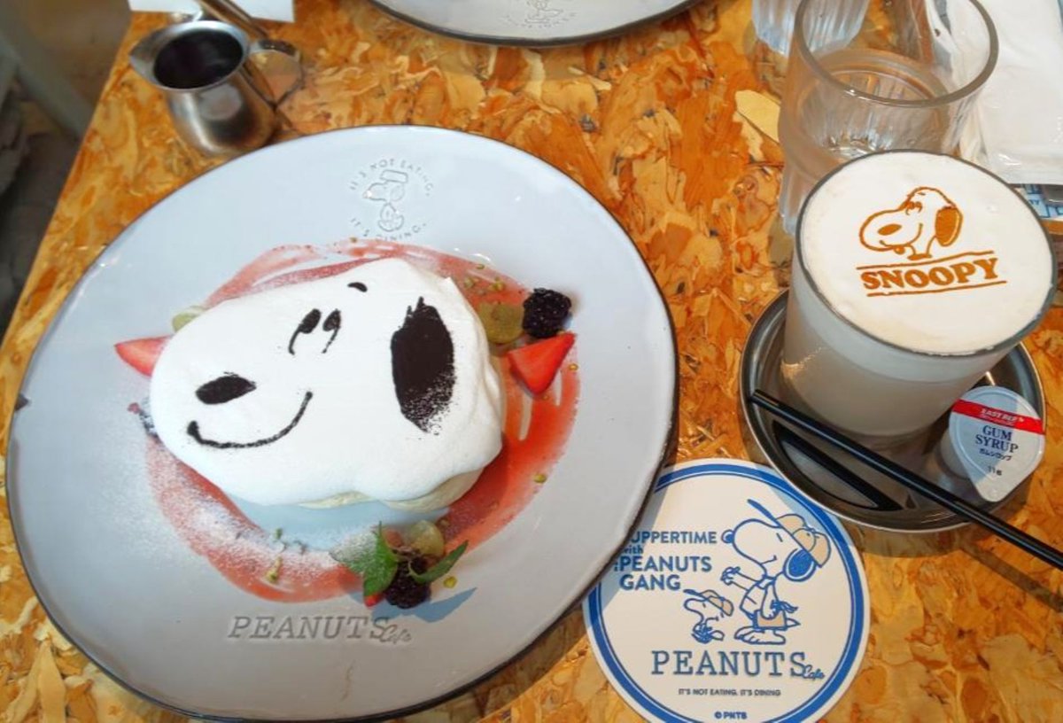 TERRAGRIEF's tweet photo. 【TERRA散歩】原宿→渋谷

1．上 ↑ のビートルズへ行く前にSNOOPY COFFEに寄った
2．別フロアではローリング･ストーンズのグッズやレコ販売
3．原宿から徒歩で渋谷TOWER RECORDSのLPフロアへ
4．JAZZの歴史的に有名で好きな盤、CDで持ってるけど紫のカラーに魅せられてLP買っちゃった

有意義な一日 https://t.co/NN0AsiMgXY