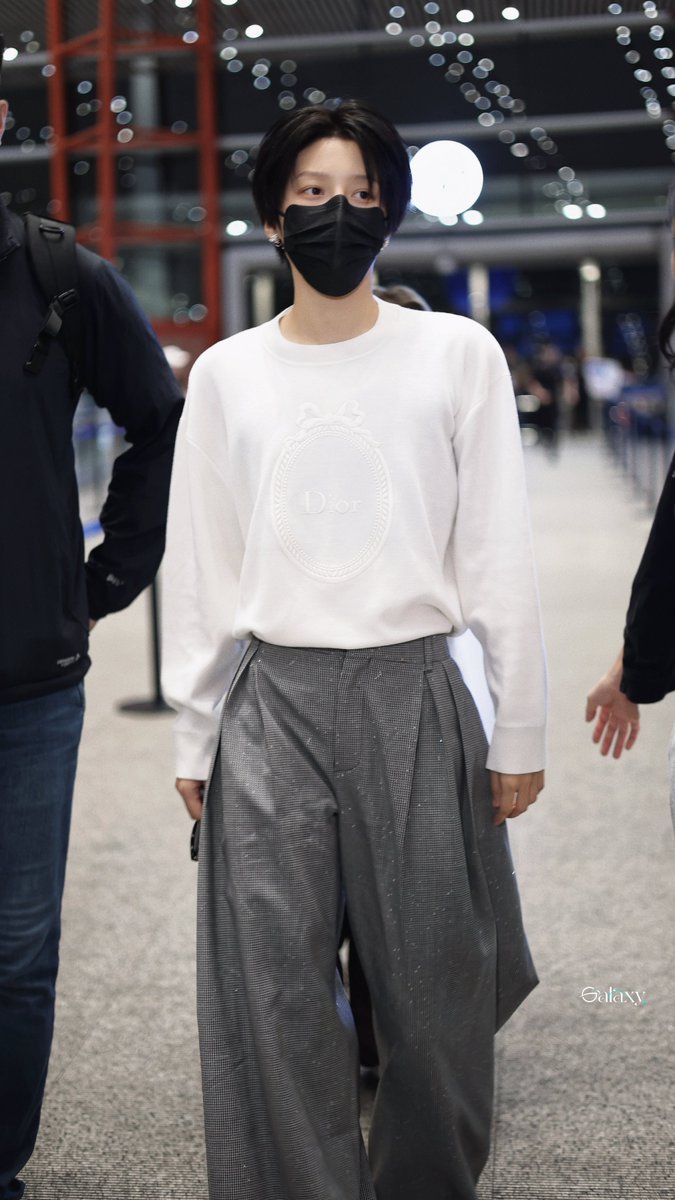 lilian970420's tweet photo. Dior Global Ambassador XIN LIU @XinLiulyx0420 is now heading to Paris for Dior Haute Couture Fashion Show on 6th of July 2026.

Cr. Galaxy | 刘雨昕，Daylight_刘雨昕

#XINLiu #xinliuDiorGlobalAmbassador #XinxDior #DiorCouture https://t.co/DkoHuVCprI