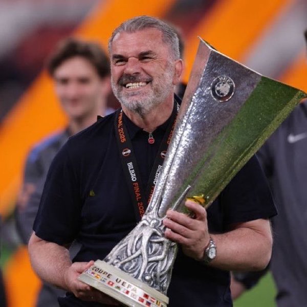 Khaledeneho's tweet photo. مدرب وخلص معنا التشائم والحلطمه هذي ماحبها اغلب الصفقات اخر موسمين الجمهور كانوا ضدها ؟ونجحت

سيميدو وسيماو اثق فيهم ثقه عمياء https://t.co/SBDlqBNklJ