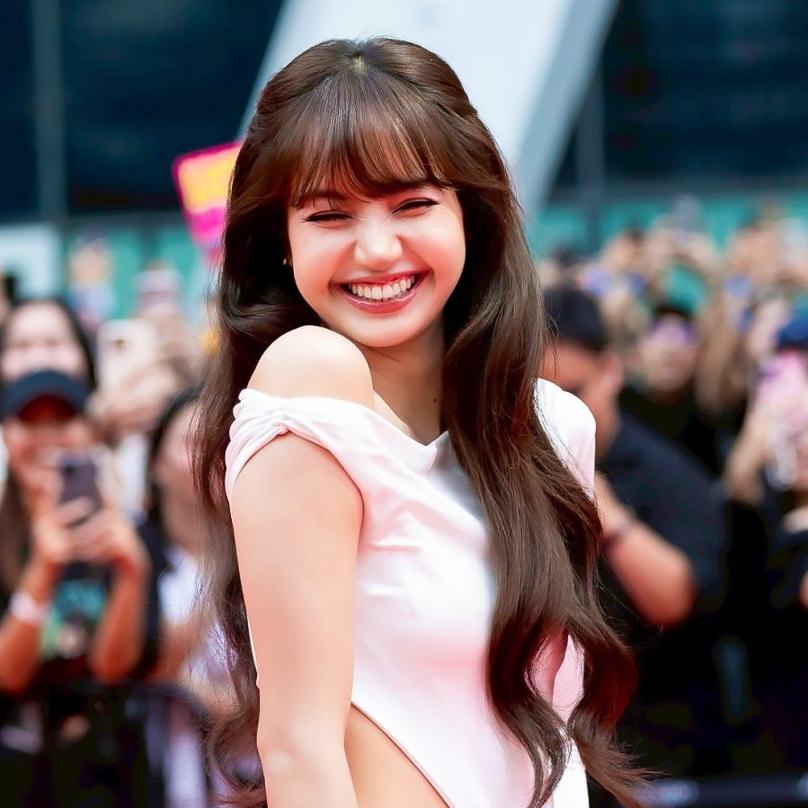 OneilyMusic's tweet photo. LISA attends the Shiseido Ultimune event in Bangkok, Thailand. https://t.co/cdz98frkXu
