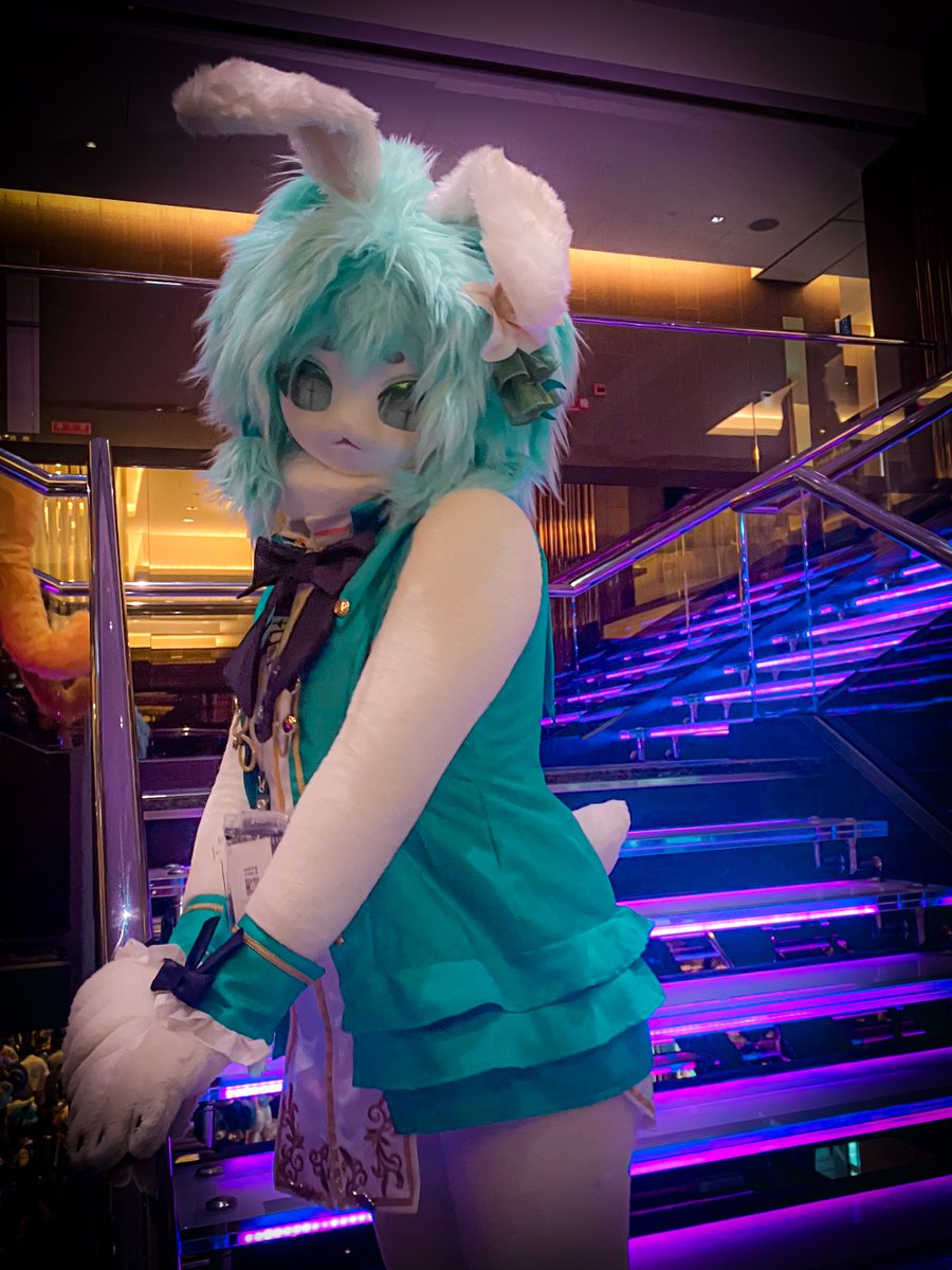 xitoyoujix's tweet photo. かなわ（VR🐰のすがた）をリアルワールドに顕現させました！
本当はリアルVR系のイベントとかでお披露目したかったのですが、今日の秋葉原のFriend+インスタンスはjoin争奪戦に敗北したので、泣く泣くおうちぶいもふします……😭（ご盛会を祈ってます！）
今後もリアワでもどうぞよろしくです〜！ https://t.co/9fZG1FMhYv
