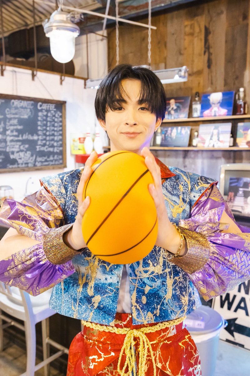 funfun_fanta's tweet photo. かくし芸6番勝負.ᐟ
オフショット🎩

名勝負も泥仕合も？
繰り返しお楽しみください🏀ᯓ⁺∘

📲第1回の見逃し配信は
▫️TVer 7/9(木)25:38まで
https://t.co/KgSYh2xqit 
▫️Hulu  過去シリーズも配信中
https://t.co/eWhw6Wqmtn

#FUNFUNFANTASTICS
#FANTASTICS
@fantastics_fext https://t.co/rHbKnRajQv