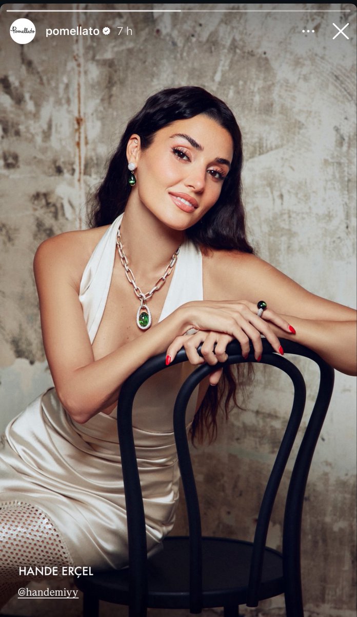 DBlackSalad's tweet photo. Il buon gusto italiano 🇮🇹
Il buon gusto di Bvlgari e Pomellato 💎😍

L’unione di 🇮🇹🫱🏻‍🫲🏼🇹🇷

Le due REGINE TURCHE PER ECCELLENZA …… Afra e Hande 👑

Tutto perfetto e da italiana non posso che essere orgogliosa di queste due stelle ✨

#HandeErçel #AfraSaraçoğlu #Bvlgari #Pomellato https://t.co/xgwdmB3SBj