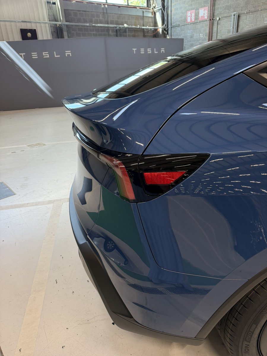 EstherRebers's tweet photo. Such an amazing color! 
@Tesla_Calle and me saw the first @Tesla Model Y in the beautiful color Coastal Blue in Belgium now.🇧🇪
Simply stunning! It could perhaps be my favorite color on a Tesla..💙
Great that Tesla decided to add a new color in the collection.
I hope to see many of them driving through Europe soon.
(More pictures in the comments).
@teslaeurope