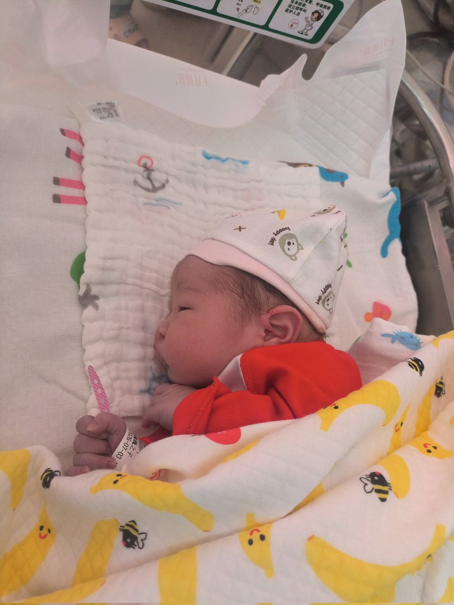 K_Freeman198711's tweet photo. I became a father. https://t.co/9dCLXw0ww2