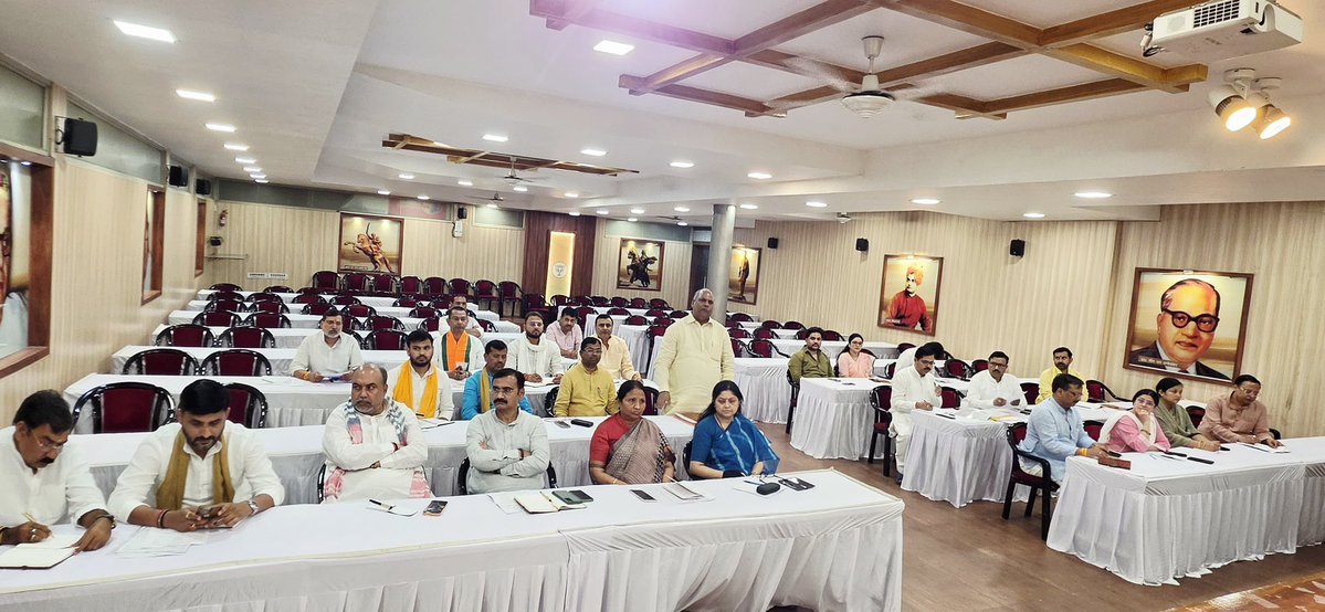 idharampalsingh's tweet photo. आज प्रदेश मुख्यालय पर भारतीय जनता पार्टी के माननीय राष्ट्रीय अध्यक्ष श्री नितिन नबीन जी के आगामी प्रवास के निमित्त माननीय प्रदेश अध्यक्ष श्री पंकज चौधरी जी के साथ प्रदेश पदाधिकारियों के साथ तैयारी बैठक किया I https://t.co/RujKeRyrwm