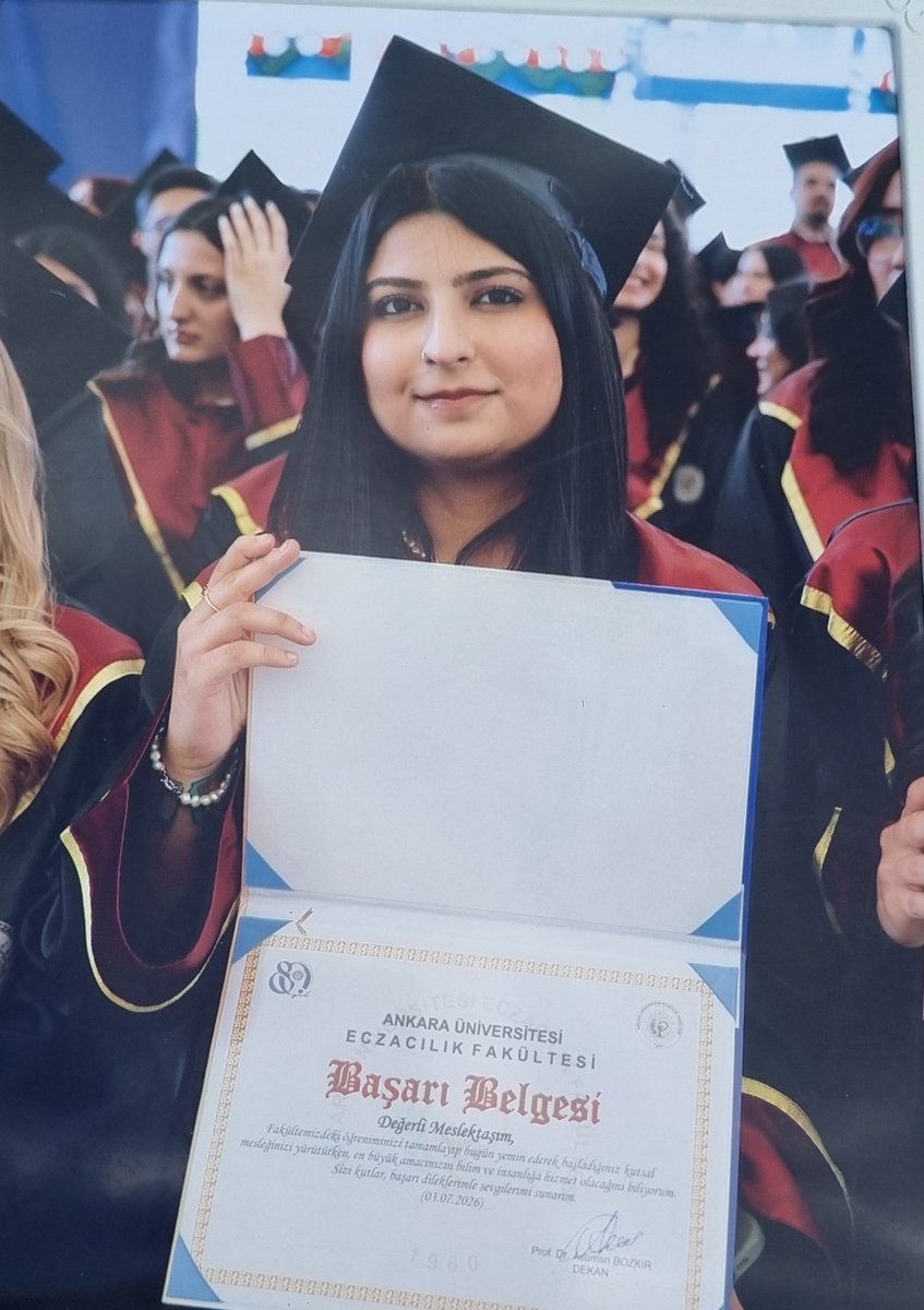 Aliersonmez's tweet photo. İnsanın kız çocukları olunca; hayat daha mütevazi ve samimi, barışçıl ve sevgiyle akıyor. https://t.co/P6rF1TUXv5
