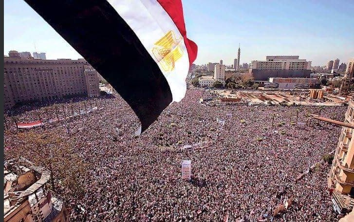 mena_press's tweet photo. بعد مرور 13 عامًا على أحداث 30 يونيو 2013، لا يزال الجدل قائمًا حول توصيفها؛ إذ يراها فريق ثورةً استجابةً لمطالب قطاع واسع من الشعب المصري، بينما يعتبرها آخرون انقلابًا، مستندين إلى قرارات 3 يوليو التي لم تحظَ بقبول شريحة من المصريين.
https://t.co/abJSDRSegZ https://t.co/i0ng2fq5Yl