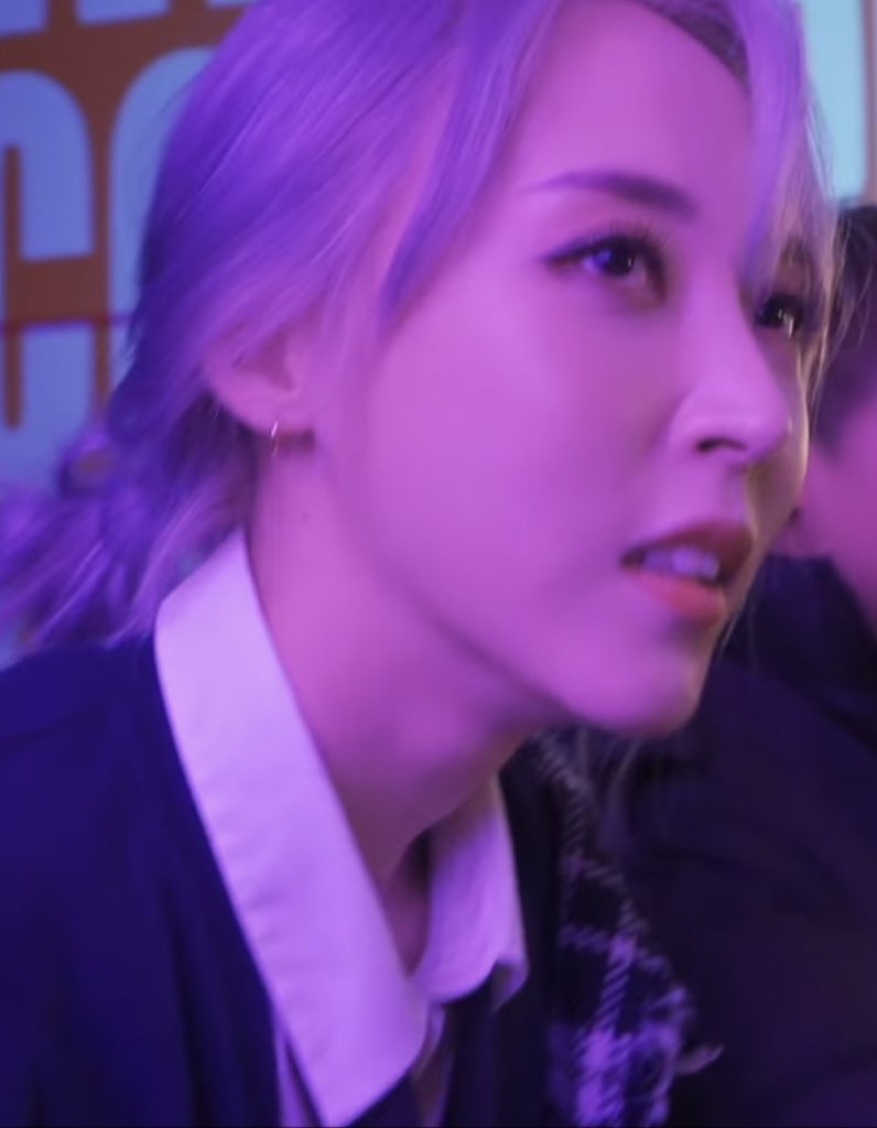mascbyul's tweet photo. purple hair plus eyebrow piercing
moonbyul had the sapphic kpop community in a chokehold https://t.co/5axNbnPtmk
