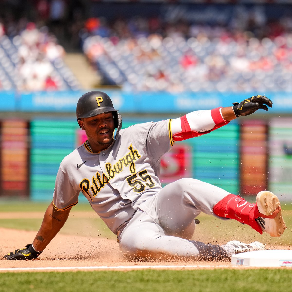 MLBStats's tweet photo. Esmerlyn Valdez is the first @Pirates rookie since Andrew McCutchen with 10+ extra-base hits and 15+ RBI within their first 20 career games. https://t.co/IfaAV0hwgf