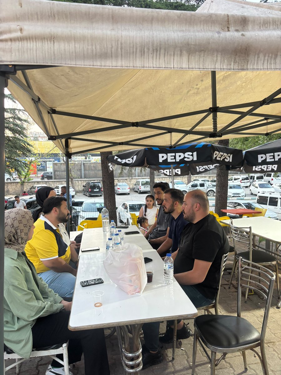 akgenclik27's tweet photo. İl Gençlik Kolları Teşkilat Başkanımız Ömer Faruk Eryılmaz ve Yürütme Kurulu Üyelerimiz ile birlikte, annesi yoğun bakımda tedavi gören İl Gençlik Kolları Yönetim Kurulu Üyemiz Eyüp Samet İnce’yi ziyaret ederek geçmiş olsun dileklerimizi ilettik.

Kıymetli annesine Cenab-ı Allah’tan acil şifalar niyaz ediyor, en kısa sürede sağlığına kavuşmasını temenni ediyoruz.

@avmustafadurmus
@eryilmazomer_