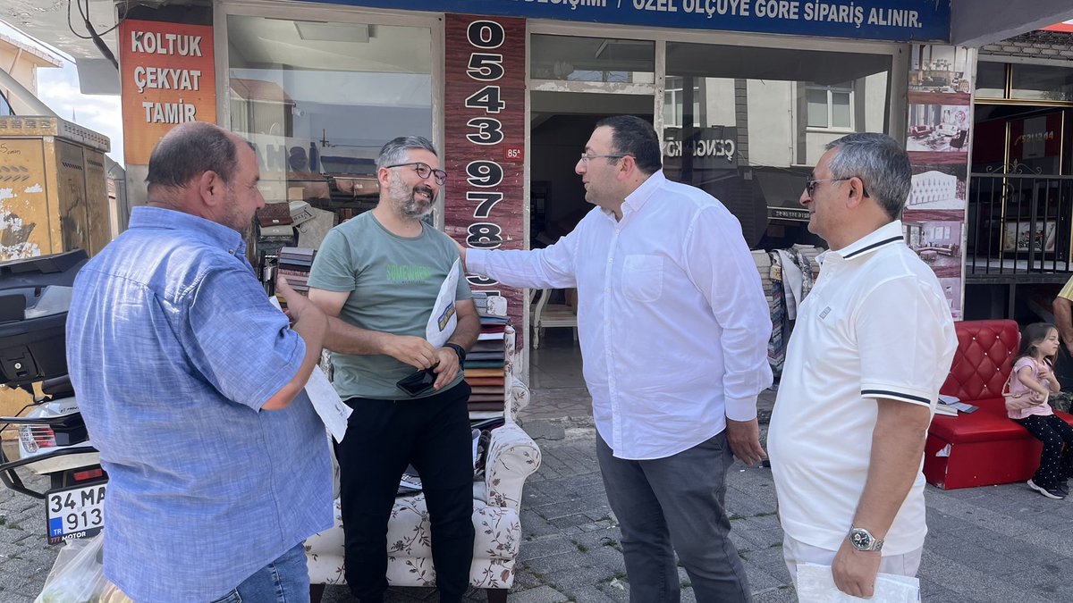 ak_uskudar's tweet photo. Meclis üyelerimiz bu hafta Yavuztürk Mahallemizde esnaflarımız ve kıymetli komşularımızla bir araya geldi. Talep ve önerileri yerinde dinleyerek notlarımızı aldık. Üsküdarımızın her mahallesinde olduğu gibi Yavuztürk’te de çözüm odaklı çalışmalarımızı sürdürüyoruz.

#BizimÜsküdar https://t.co/k33rpbzLdw
