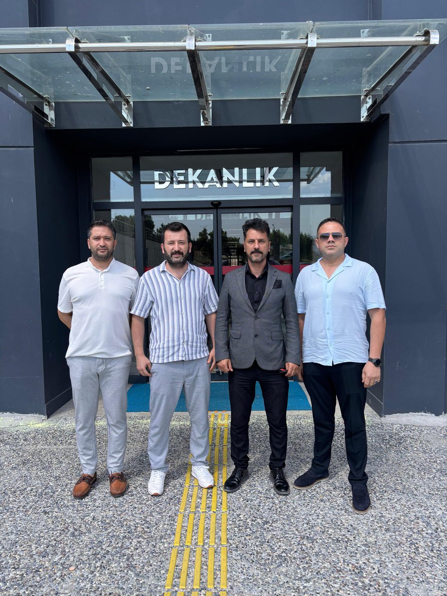 AzerderManisa's tweet photo. Türk Ocakları Manisa Şube  Başkanı Dr. Öğretim Üyesi Ferdi Çiftçioğlu'nu, Manisa Celal Bayar Üniversitesinde, yönetim kurulu üyelerimiz ile birlikte  ziyaret ettik. 
Türk Dünyası ile ilgili fikir teatisinde bulunarak, birlikte yapabileceğimiz projelerden bahsettik. https://t.co/dL1KqzvJ0o