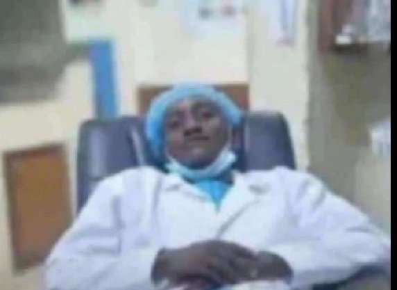 CollinsKim_13's tweet photo. Alafu Ngwati tukuwachie mzee... zako zako hizo😂🖕🏽 https://t.co/6xm4snwS6K