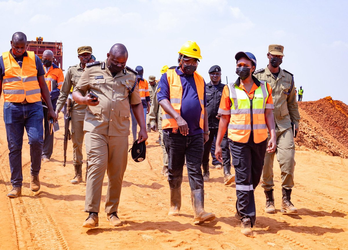 PNyamutoro's tweet photo. Today I joined Hon. @DrMusenero in Ntungamo for an inspection of H5 Resources TIN Mine.

We are all out to support the investment achieve the highest value addition to TIN in 3 years.

The historical challenge of the indigenous people on land rights has been taken up by the CGVfor assessment to have necessary compensation as to allow expansion as per the mining Plan.