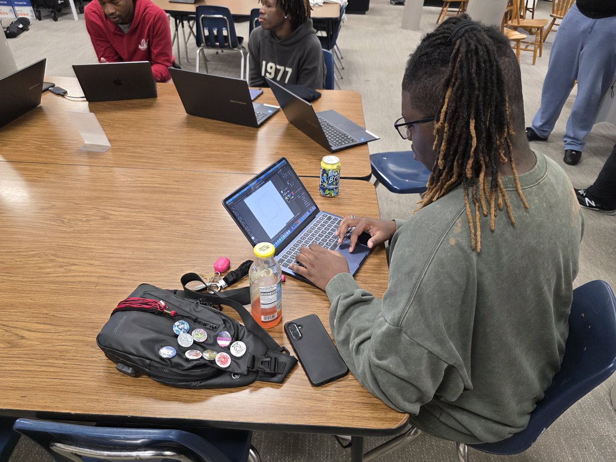 my180yp's tweet photo. Come Create STL challenged our young men to become entrepreneurs by creating clothing brands, designing logos, and pitching their ideas.

Thank you to Come Create STL and Intergetik Marketing Solutions for making it possible.

#weempower #livefully #my180yp https://t.co/DPQ6TF6kGJ