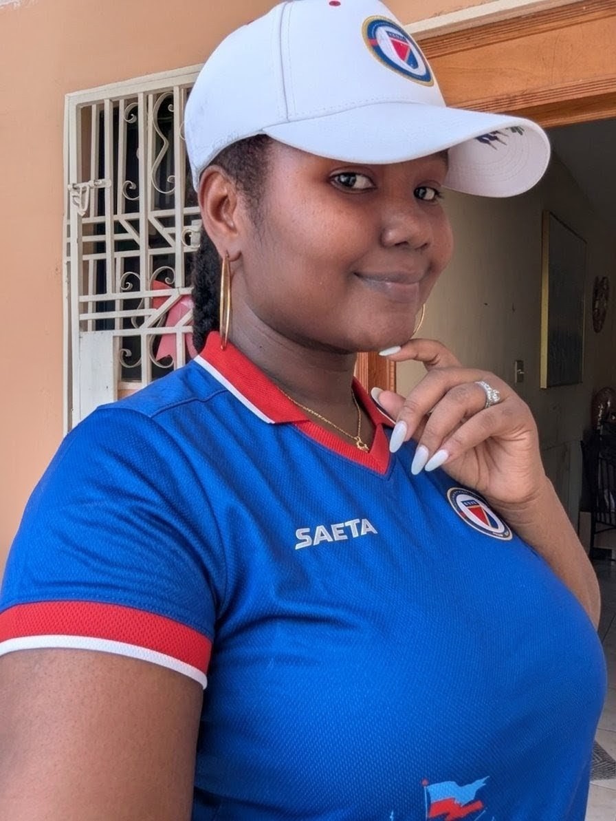 DinieValentin's tweet photo. Quoi qu'il arrive, je porterai toujours ce maillot avec honneur et fierté. 🇭🇹❤️ #CoupeDuMonde #WorldCup2026 https://t.co/zH9Ecvz5ti