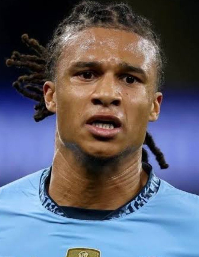 Stan_Collymoree's tweet photo. Nathan Ake tam bir büyük takım stoperidir.
Önde oynayan takımların hem süpürücü hem de ayakları temiz, oyun kurmada başarılı ve hücuma destek veren aradığı profilde bir stoper..
Twitter'da kendisini eleştirenler kaç maçını izlemiştir, çok merak ediyorum. https://t.co/PAjLW4BIXx