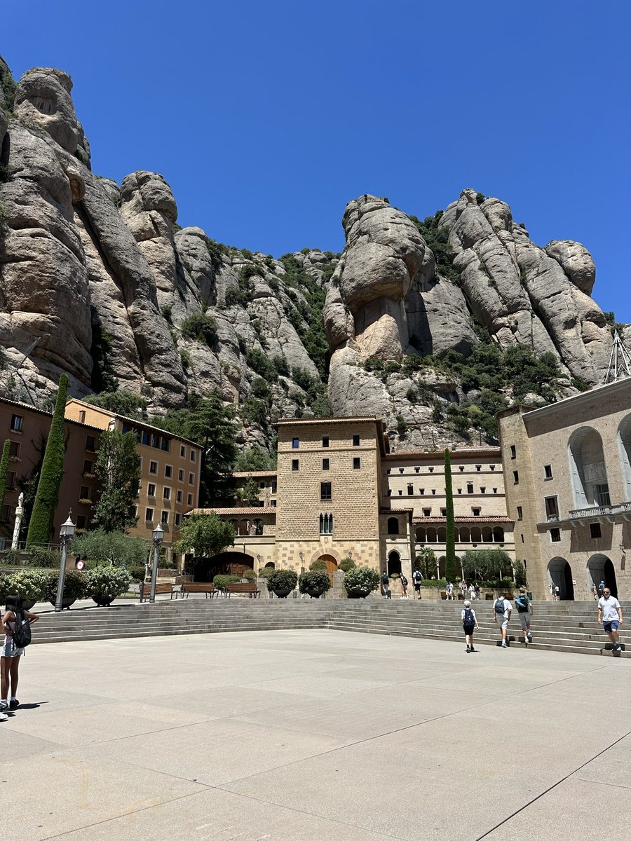 VynersMFL's tweet photo. Lovely day in Montserrat today! ⛰️☀️ https://t.co/0Eg9ww2NDR