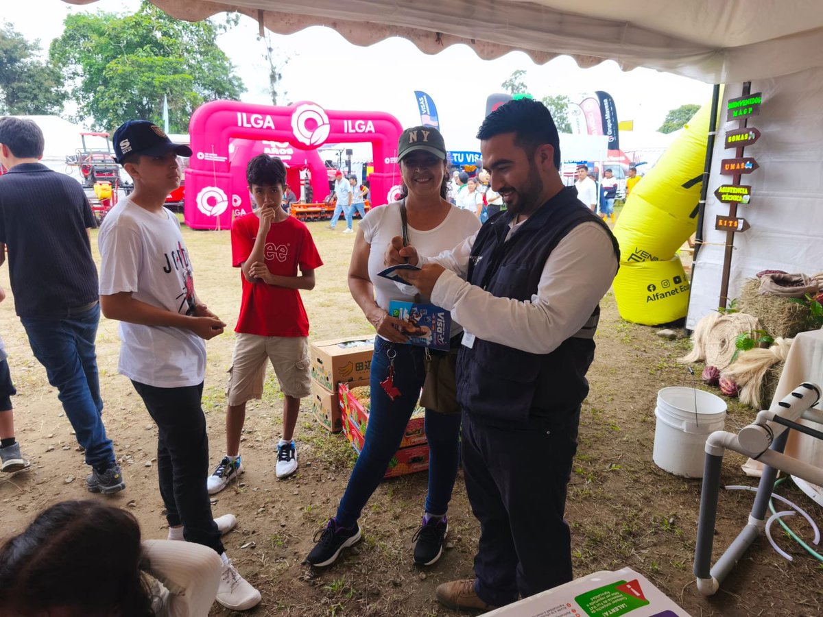 AgrocalidadZ4's tweet photo. #SantoDomingo | Participamos en la EXPOGAN Ecuador 2026 🐄, difundiendo información sobre los programas de control, vigilancia y certificación que ejecuta Agrocalidad para fortalecer el sector pecuario.
#AgrocalidadEnTerritorio https://t.co/XhuJZKpWjT