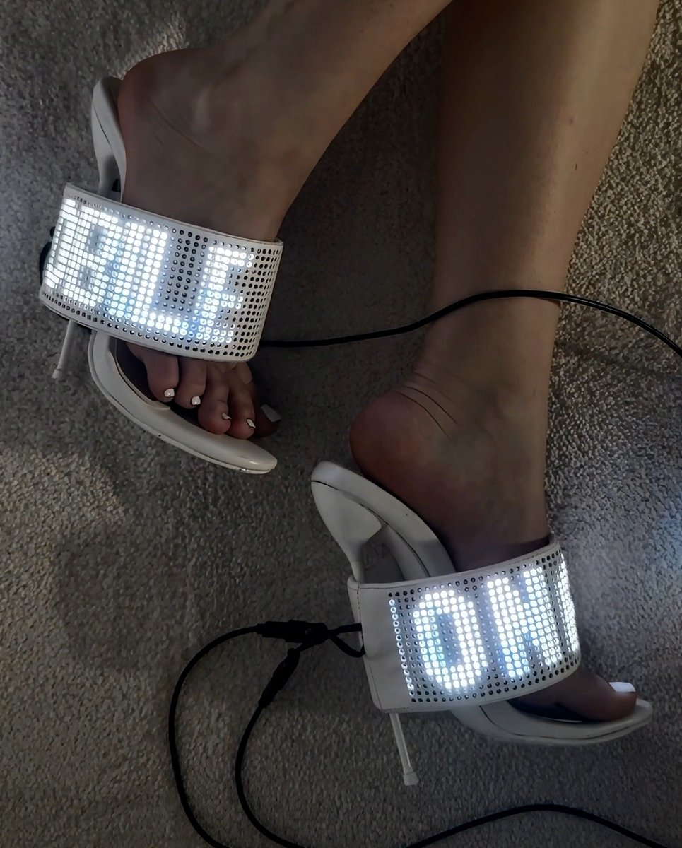 gastt_fashion's tweet photo. Screen Heels Prototype by monamobile. https://t.co/FlFmlmA6aZ