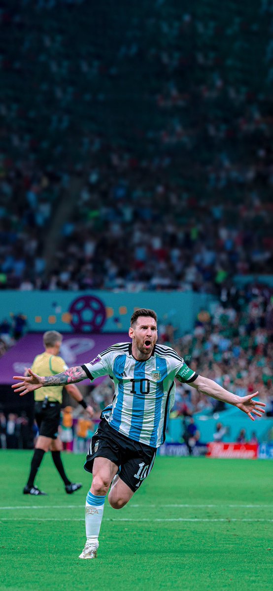 deji____'s tweet photo. 5 more wins till the GOAT lifts the World Cup again https://t.co/zZfsg2bXIH