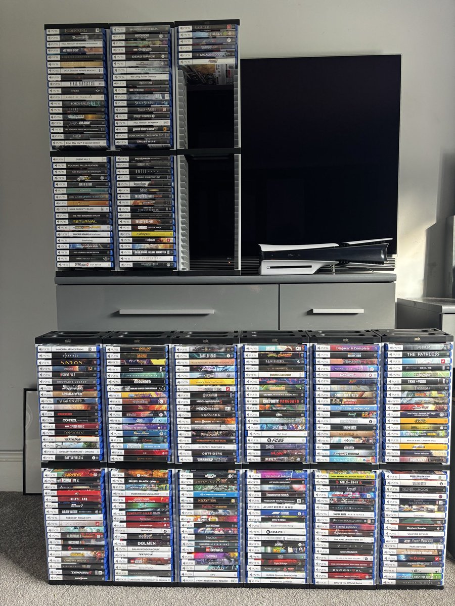 HackersPS5's tweet photo. 294 PS5 physical games. https://t.co/KfK4UTtBjt