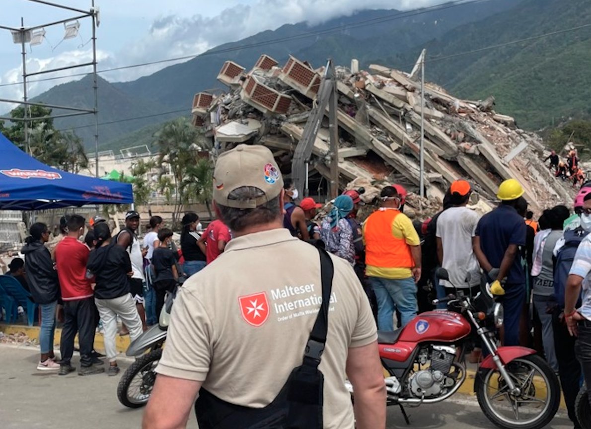 orderofmalta's tweet photo. Earthquake in #Venezuela: the #OrderofMalta mobilizes its global humanitarian network. @MalteserInt allocates €250,000 and sends a team to the ground. Mobile medical units and aid from #Italy, #Germany, #Spain, and #LatinAmerica to assist the population.
https://t.co/e5WGL7MUSG https://t.co/gMvNxqIdR3