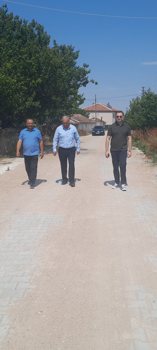 yozgatsefaatli_'s tweet photo. Yozgat Valiliği İl Özel İdaresi 2026 Yılı Yatırım Programı kapsamında;
Kaymakamımız Sayın Mehmet Burak ESKİ, ilçemize bağlı Sarıkent, Başköy, Temlik ve Hamzalı köylerinde yapımı tamamlanan parke taşı çalışmalarını yerinde inceledi. https://t.co/GHI3bd3oWy