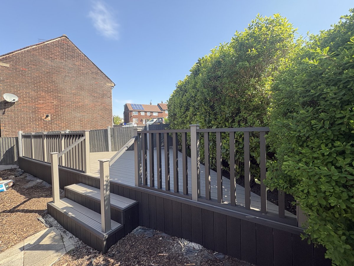 AdsDecking's tweet photo. Graphite coloured #compositedecking with Charcoal fascia's and edging trim. Graphite balustrade. Installed in #Stalybridge just one man 4 days 35 sqm #builttolast https://t.co/uiAIgJ6Pw8