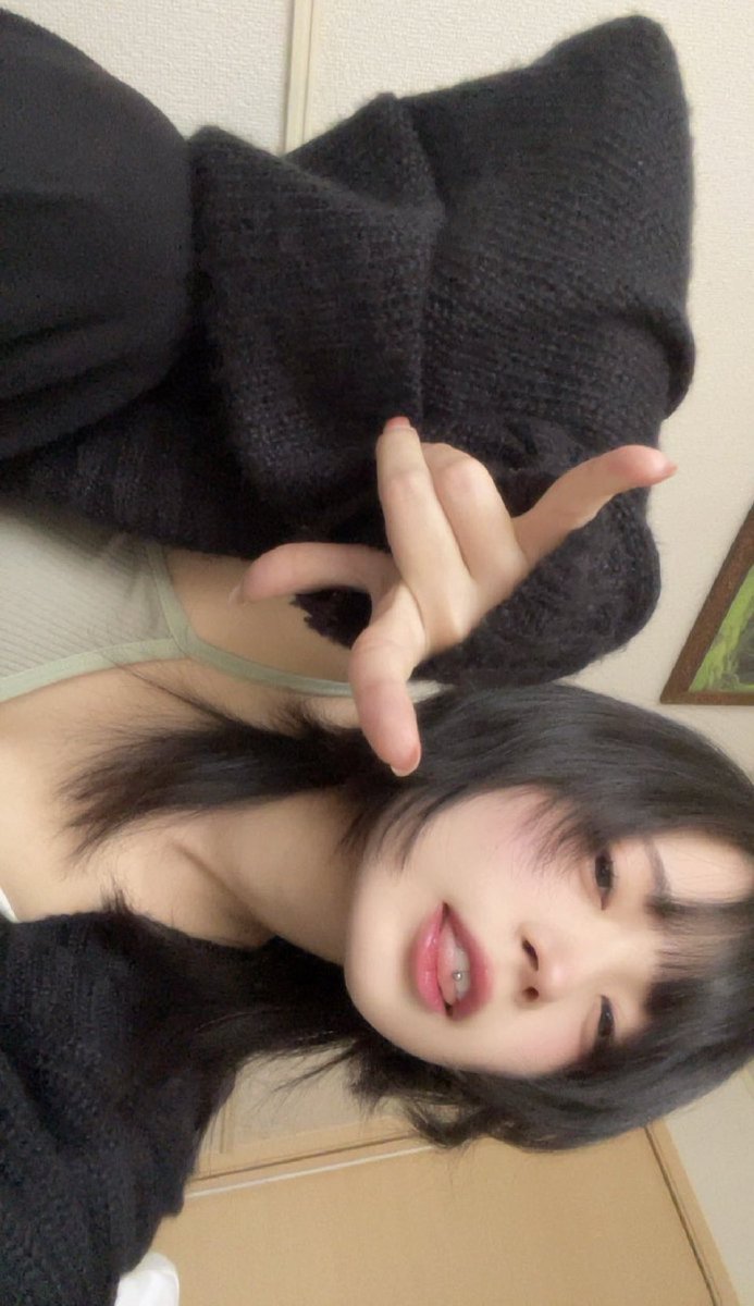 vltukl's tweet photo. 仕事終わりにお貢ぎしたくなっちゃう子はどーこだ︎💕︎
みゆのとこおいで？︎💕︎
話早い子しか相手しないよ
自分から来れる子嬉しいかも
あ、お貢ぎできないやついらないから〜💕
無視するやついらなーい

#貢ぎマゾ #貢ぎ奴隷 #崇韓 https://t.co/5QzjI9GLD9