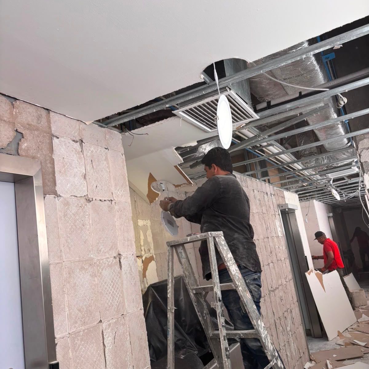 Issste_Zac's tweet photo. 📰 #COMUNICADO
Detalla Martí Batres obras de rehabilitación en el HG “Dr. Fernando Ocaranza” del ISSSTE en Hermosillo, Sonora
🔗 https://t.co/HSoCtHkWPB https://t.co/FxoCjk6NiO