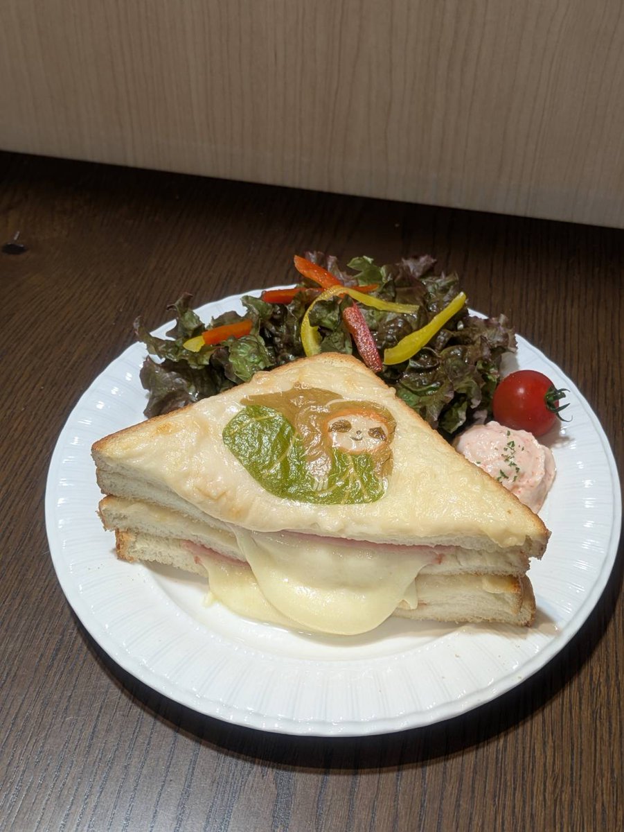 namafes_yeah's tweet photo. 【カフェコラボのお知らせ】
ナマケモノ百貨店開催期間中、近鉄奈良の2階にあるフルフルールさんというカフェでコラボメニューが販売されます！
見ても食べても楽しいコラボメニューです！（ならにまる。さんのメニューもありますよ！）
ぜひみなさまのご来店をお待ちしいています！
＃ナマ百 https://t.co/iDHQ60JDjQ