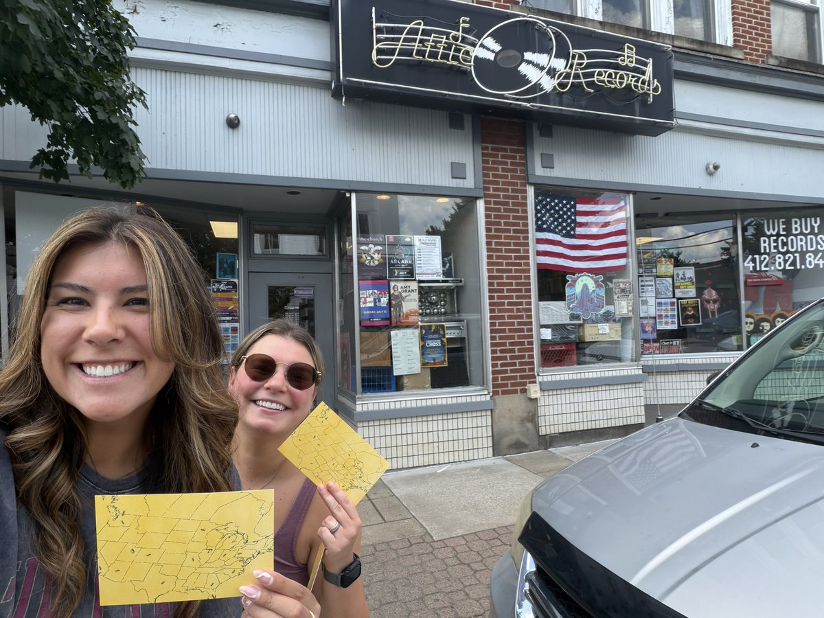 coolchxoutthere's tweet photo. Got our post cards from Attic Records and ready for tonight!!! 🐞🪲🐛#TheGreatDivideTour @NoahKahan @KahanHQ https://t.co/nwg0G1sm7x