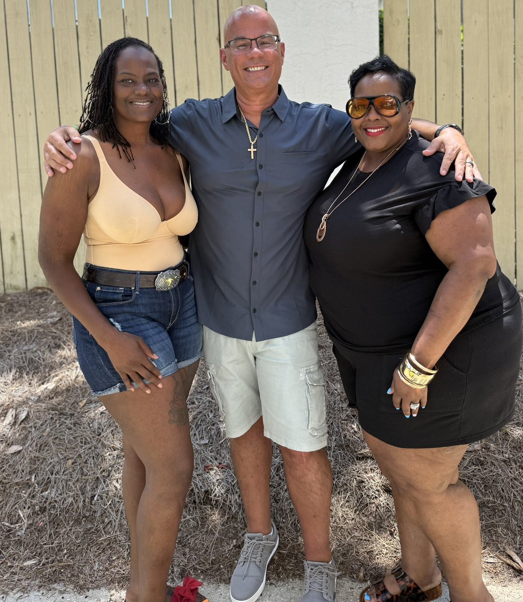 OfficerNorman's tweet photo. What a morning in PCB! I had the pleasure of meeting and having breakfast with Eric and Reesha who traveled in 2 hours from Pensacola. Also met Sharon and Kim from here in PCB! Then I met Selina from Panama City! I finished up by meeting sisters Cohollie and Nichole who traveled in from Dothan, Alabama! All this before noon! So great to meet everyone!
