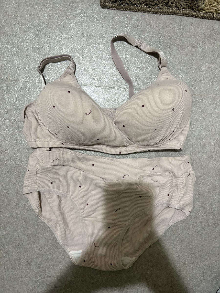 _7tklly's tweet photo. 入院中着ていました🙌
2400円

#下着売ります
＃下着販売
#下着買い取り
#使用済み下着 https://t.co/Wv0cA2z5l6
