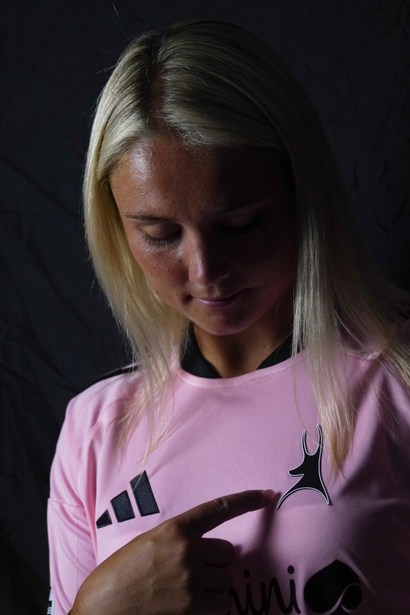 telfordutd's tweet photo. NEW THREADS:

Pre-order our new colours via our NEW Club Shop! 🛍️

For this season, supporters will be able to spread the cost of their purchases with Klarna, making it even easier to get matchday ready.

#WeAreTelford https://t.co/TzvcrjFCrz